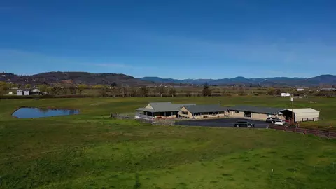 865 Reese Creek Rd, Eagle Point, OR 97524