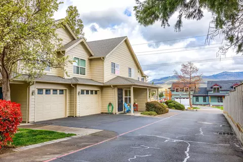 228 Talent Ave #14, Talent, OR 97540