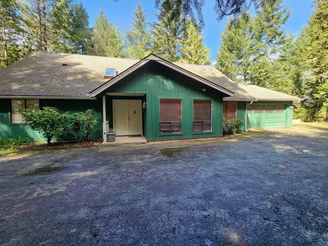 207 Hamilton Heights Ln, Glendale, OR 97442