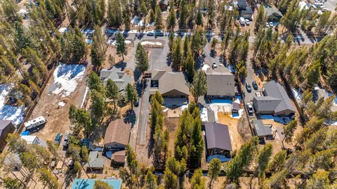 View/Area - 17324 Scaup Dr, Bend, OR 97707 photo 1 of 4