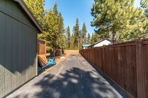 Exterior - 17324 Scaup Dr, Bend, OR 97707 photo 12 of 14