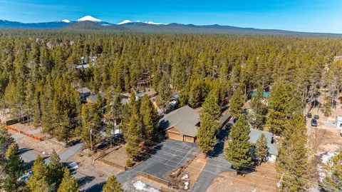 View/Area - 17324 Scaup Dr, Bend, OR 97707 photo 3 of 4