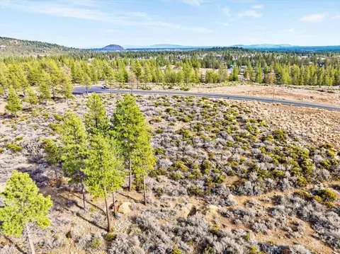 Undisclosed, Bend, OR 97703 photo 4