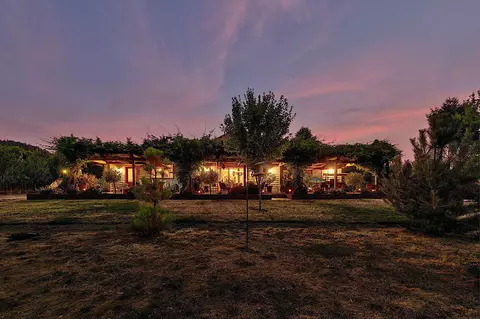 2323 Allen Creek Rd, Grants Pass, OR 97527
