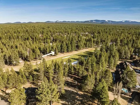 View/Area - 57119 Augusta Ln, Sunriver, OR 97707 photo 2 of 3
