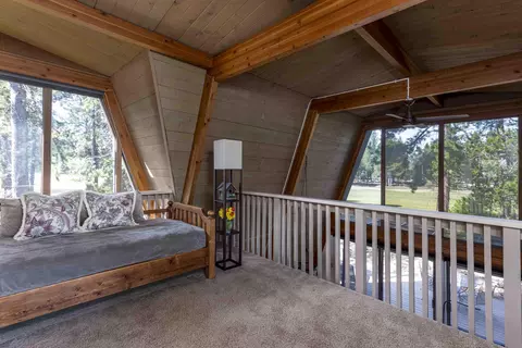 Bedroom - 57119 Augusta Ln, Sunriver, OR 97707 photo 5 of 8