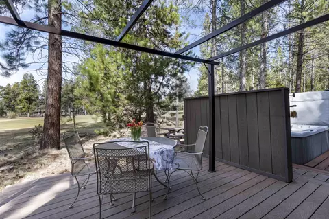Exterior - 57119 Augusta Ln, Sunriver, OR 97707 photo 3 of 8