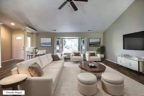 Living - 1147 Hampton Dr, Central Point, OR 97502 photo 1 of 2