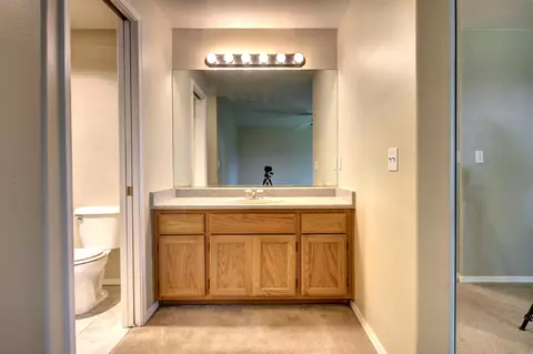Bath - 1147 Hampton Dr, Central Point, OR 97502 photo 2 of 2
