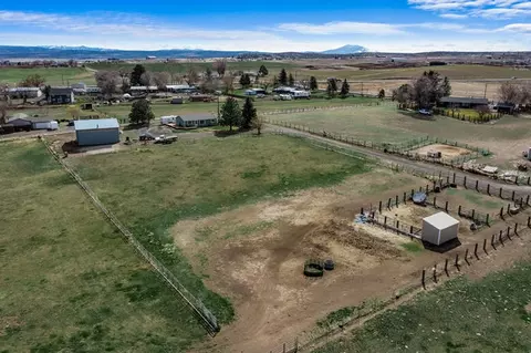 1054 SW Dover Ln, Metolius, OR 97741