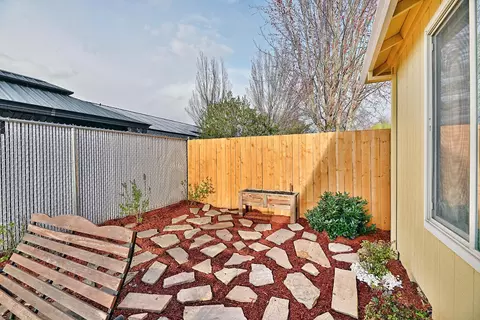 677 Andrea Way, Eagle Point, OR 97524 photo 15
