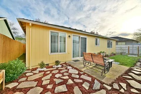 677 Andrea Way, Eagle Point, OR 97524 photo 16