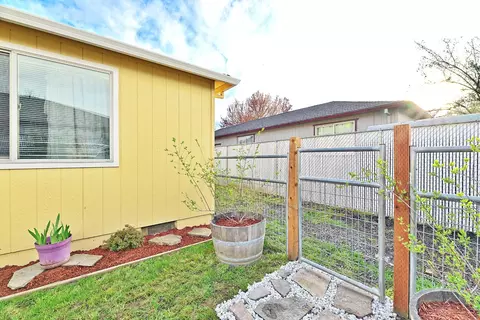 677 Andrea Way, Eagle Point, OR 97524 photo 18