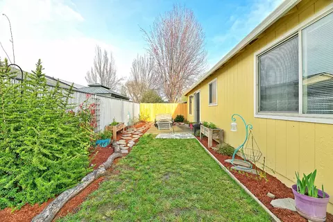 677 Andrea Way, Eagle Point, OR 97524 photo 17