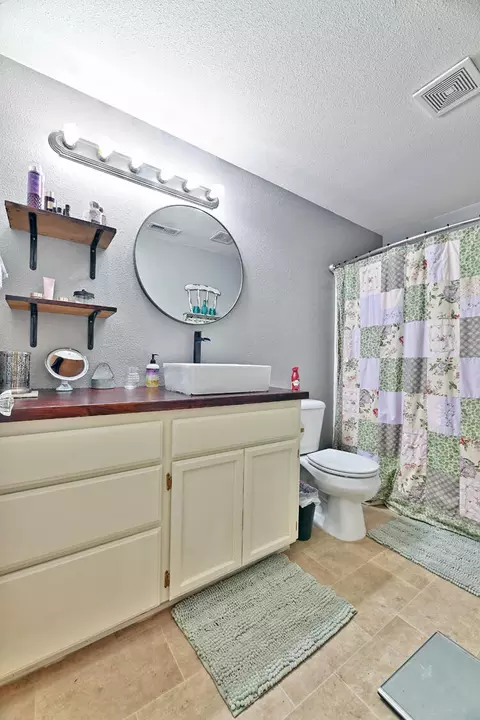 677 Andrea Way, Eagle Point, OR 97524 photo 9