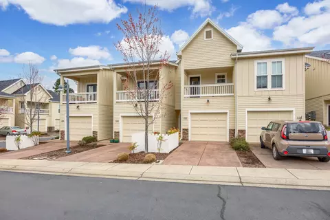 515 G St #322, Jacksonville, OR 97530