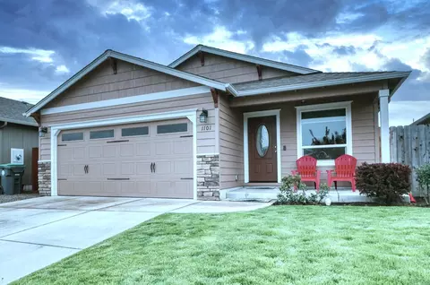 1101 Katie Mae Dr, Medford, OR 97501