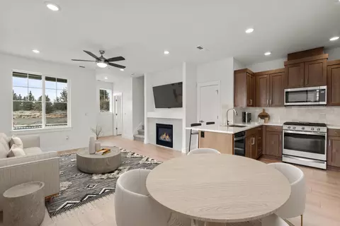 3829 Eagle Rd, Bend, OR 97701 photo 2