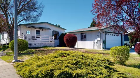 2113 SW Shane Way, Grants Pass, OR 97527