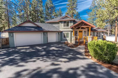60923 Zircon Dr, Bend, OR 97702