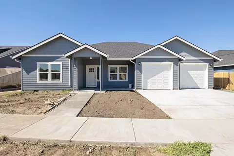 1013 N Rose St, Phoenix, OR 97535