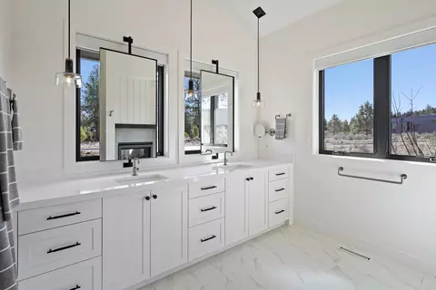 61925 Hosmer Lake Dr, Bend, OR 97702 photo 23