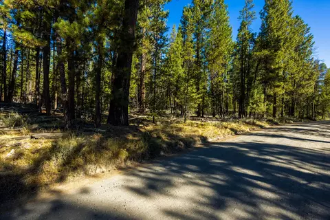 15372 Deer Ave, La Pine, OR 97739 photo 2