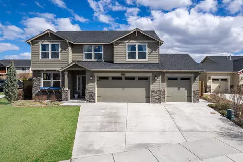 2814 SW 47th St, Redmond, OR 97756