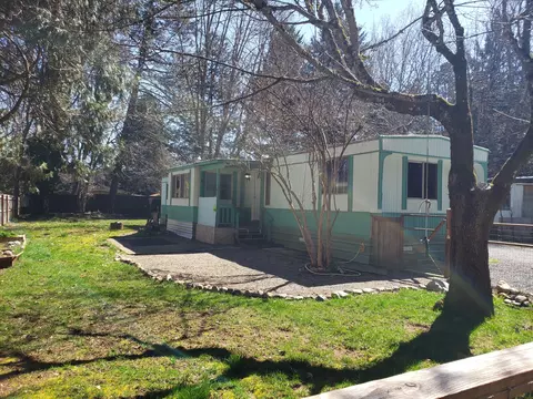 133 S Sawyer Ave, Cave Junction, OR 97523