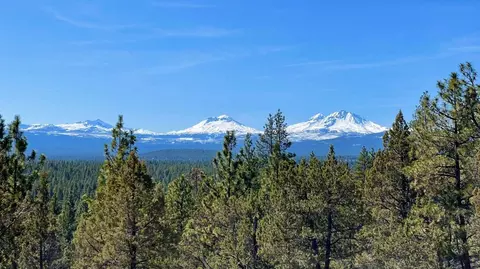 17021 Vista View Loop, Sisters, OR 97759