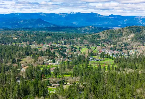 820 S Espey Rd, Grants Pass, OR 97527