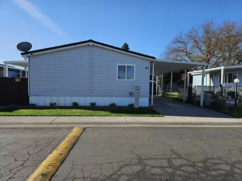 1570 S Peach St #SPC 141, Medford, OR 97501