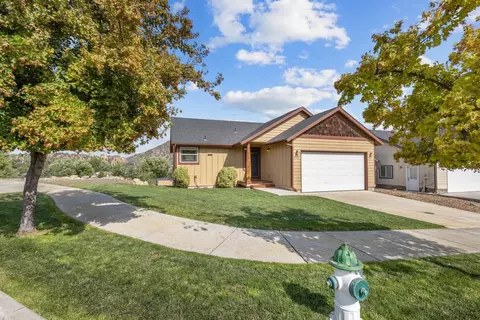 2770 NE Bobbi Ct, Prineville, OR 97754