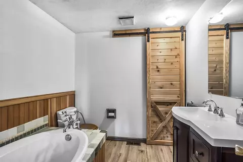 Bath - 65044 Highland Rd, Bend, OR 97703 photo 1 of 2