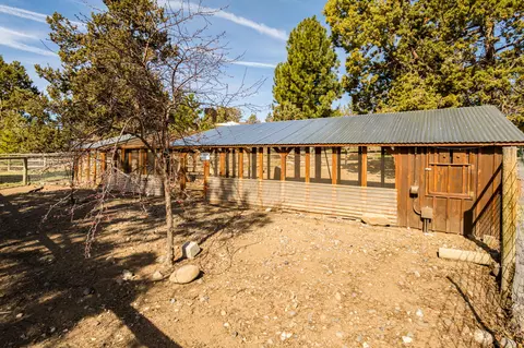 Exterior - 65044 Highland Rd, Bend, OR 97703 photo 7 of 9