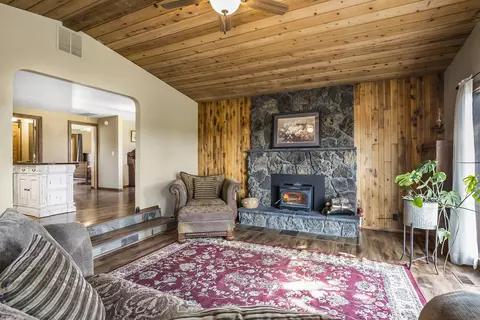 Living - 65044 Highland Rd, Bend, OR 97703 photo 5 of 5