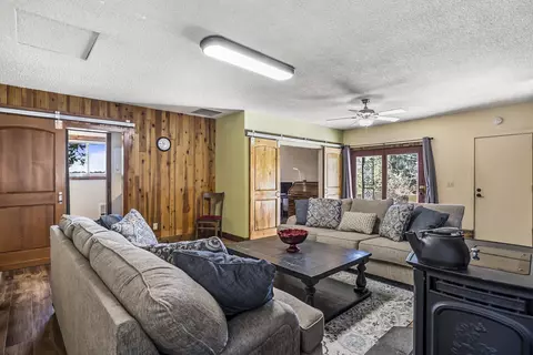 Living - 65044 Highland Rd, Bend, OR 97703 photo 3 of 5