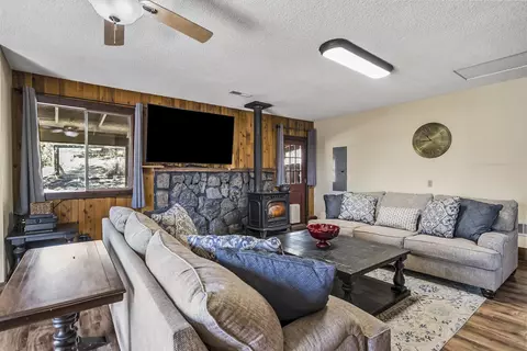 Living - 65044 Highland Rd, Bend, OR 97703 photo 1 of 5
