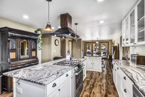 Kitchen - 65044 Highland Rd, Bend, OR 97703 photo 6 of 7