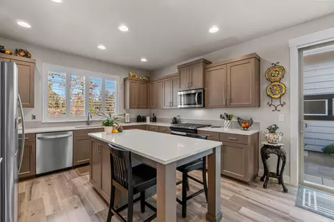 3207 NE Boulder Creek Dr #128, Bend, OR 97701