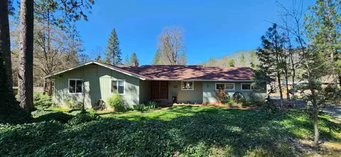 9940 Monument Dr, Grants Pass, OR 97526