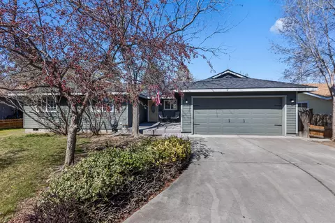 2549 SW Fissure Loop, Redmond, OR 97756