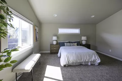 Bedroom - 1813 NE Shadowcrest Way, Bend, OR 97701 photo 2 of 5