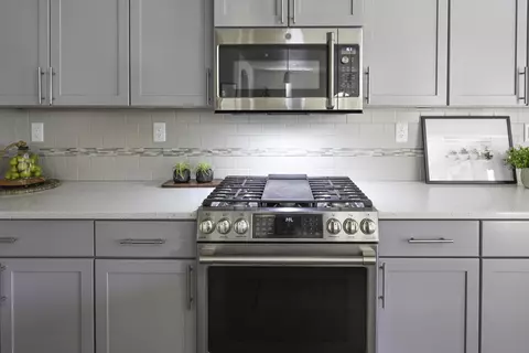 Kitchen - 1813 NE Shadowcrest Way, Bend, OR 97701 photo 4 of 4