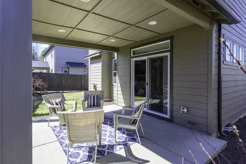 Exterior - 1813 NE Shadowcrest Way, Bend, OR 97701 photo 4 of 9