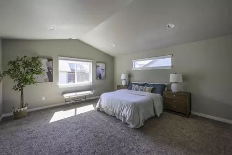 Bedroom - 1813 NE Shadowcrest Way, Bend, OR 97701 photo 1 of 5
