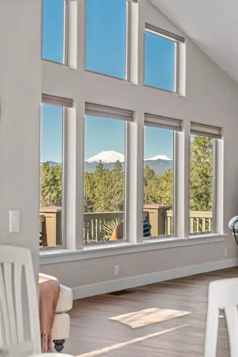Living - 58 NW Skyliner Summit Loop, Bend, OR 97703 photo 4 of 7