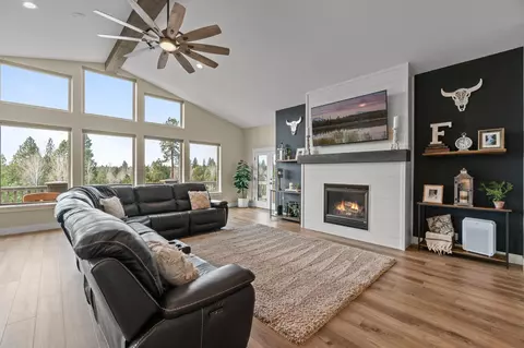 Living - 58 NW Skyliner Summit Loop, Bend, OR 97703 photo 2 of 7
