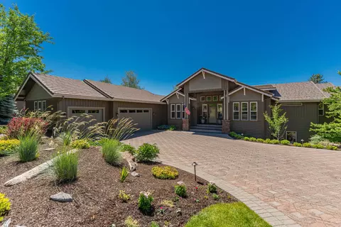 Exterior - 58 NW Skyliner Summit Loop, Bend, OR 97703 photo 4 of 23