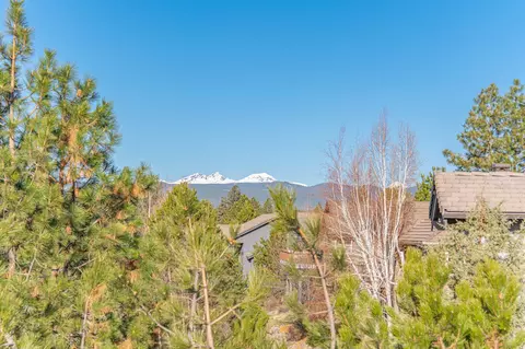 View/Area - 58 NW Skyliner Summit Loop, Bend, OR 97703 photo 3 of 8